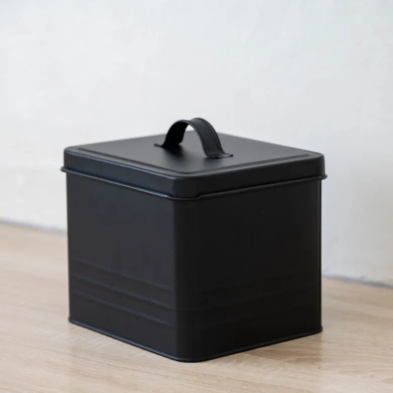 Boite de rangement en metal noir