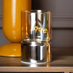 Lampe led a poser love