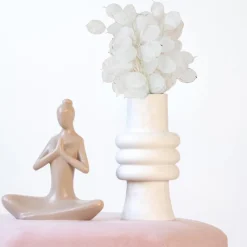 Vase avec tiges